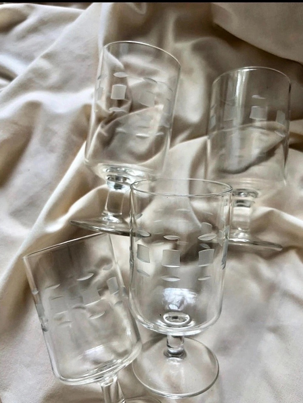 Clear Geometric Footed Glasses Set of 4